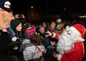 père noël sur le marché de noël de Coquelles